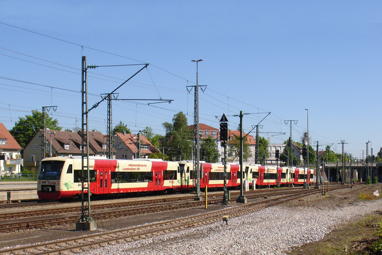 HzL RS1 VT 241, 236, 238 und 237 bei km 15,6 (Mai 2008)