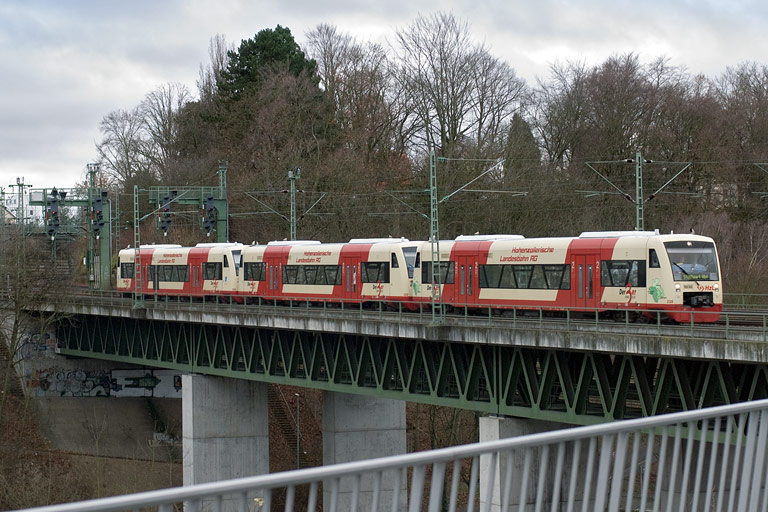 HzL Regioshuttles VT 238, VT 232 und VT 234 als RE 19013 bei km 14,6 (Dezember 2008)