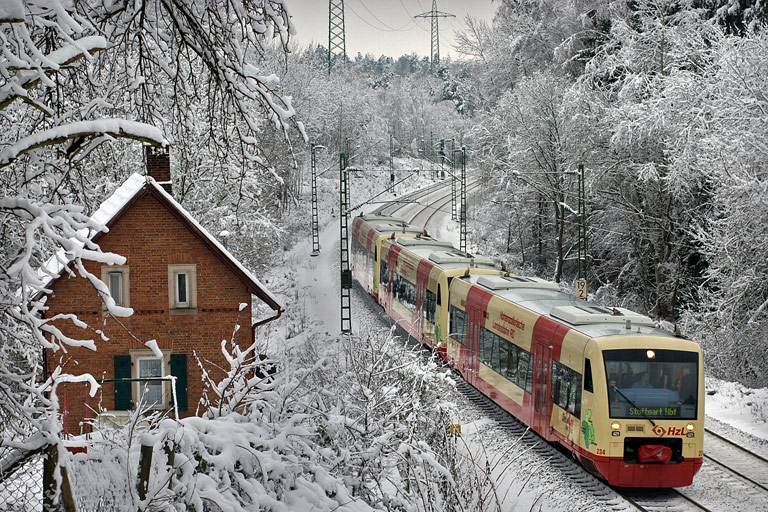 HzL Regioshuttles VT 234, VT 238 und VT 246 als RE 19013 bei km 19,2 (Dezember 2008)