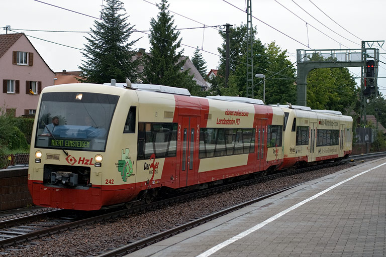 HzL Regioshuttles VT 240 und VT 250 als DLr 84499 bei km 16,6 (August 2008)