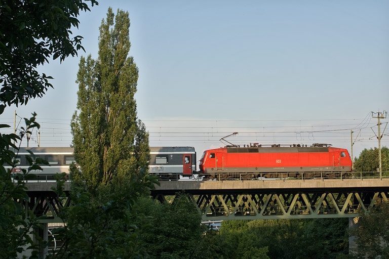 120 135 mit IC 489 bei km 14,6 (Juni 2009)