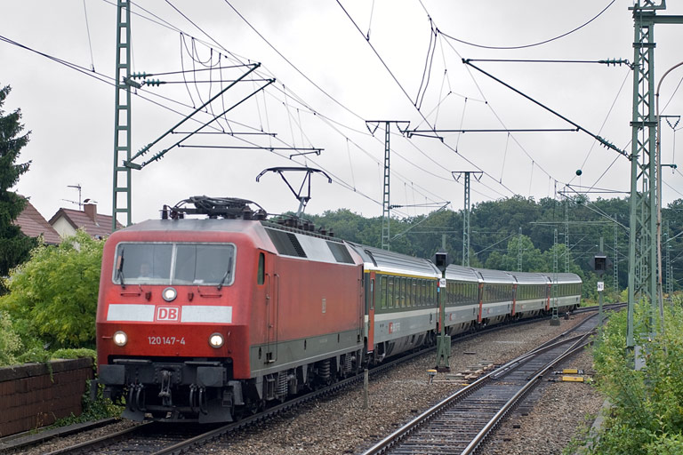 120 147 mit Lr 78507 bei km 16,8 (August 2009)