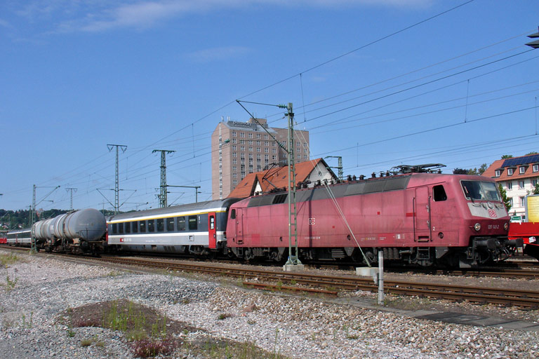 120 148 mit Lr 78507 bei km 15,6 (Juli 2009)