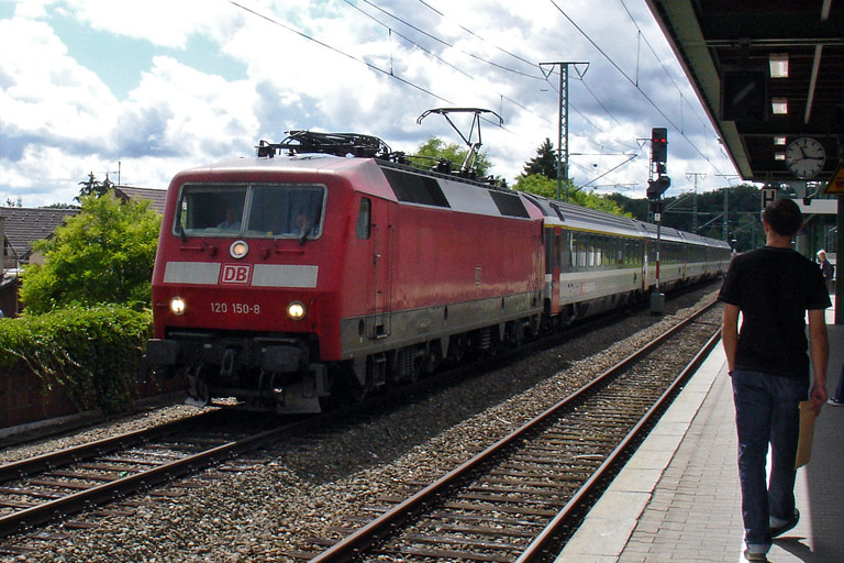 120 150 mit Lr 78507 bei km 16,8 (Juli 2009)