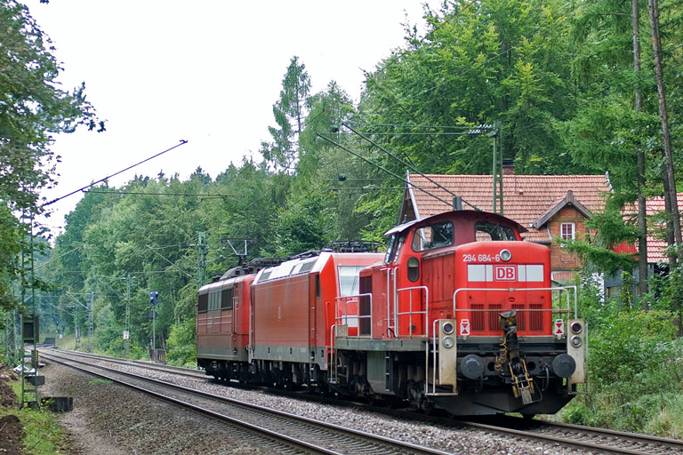 151 074, 185 343 und 294 684 bei km 18,2 (August 2009)