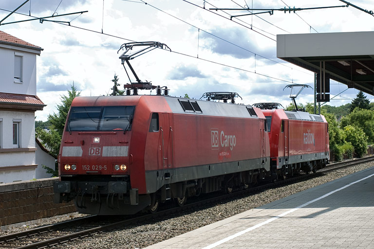 152 029 und 185 218 bei km 16,6 (Juli 2009)