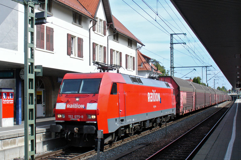 152 075 mit FZ 56165 bei km 15,6 (September 2009)