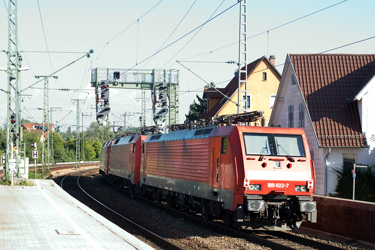 152 091, 152 141 und 189 022 bei km 16,6 (August 2009)