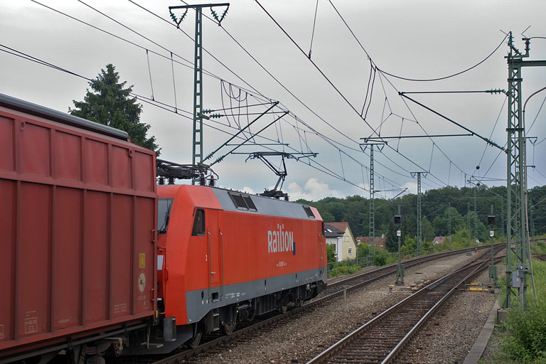 152 097 mit CSQ 60080 bei km 16,8 (Juni 2009)