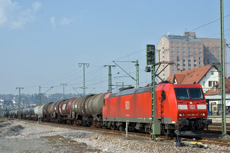185 004 bei km 15,6 (April 2009)