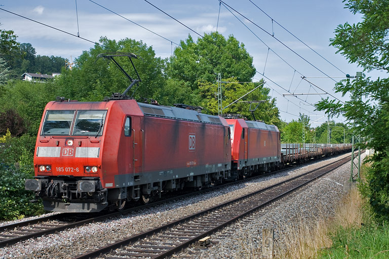 185 072 und 185 348 mit CFN 49731 bei km 12,8 (Juni 2009)