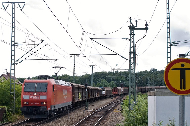 185 077 mit FE 44696 bei km 16,8 (Juli 2009)