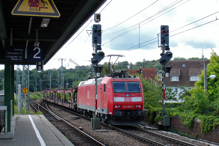 185 088 mit Fz 56165 bei km 16,8 (Juli 2009)