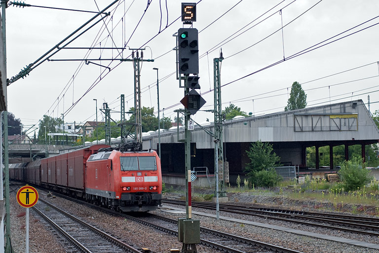 185 089 mit CSQ 60080 bei km 15,4 (Juni 2009)