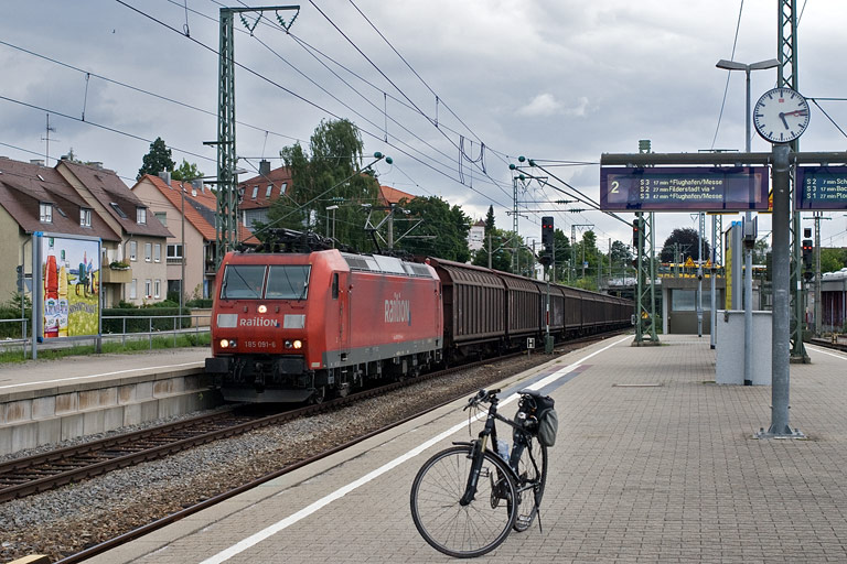 185 091 mit CS 49155 bei km 15,6 (Juli 2009)