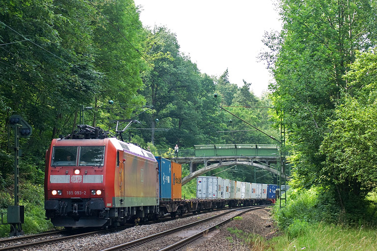 185 093 mit TEC 43169 bei km 11,8 (Juni 2009)