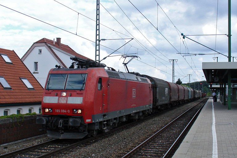 185 094 mit FZT 56166 bei km 16,6 (August 2009)