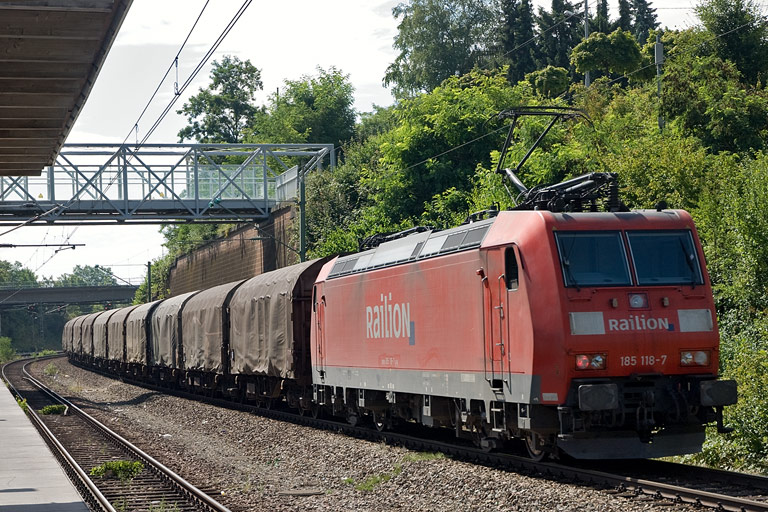 185 118 mit CS 49225 bei km 14,2 (August 2009)