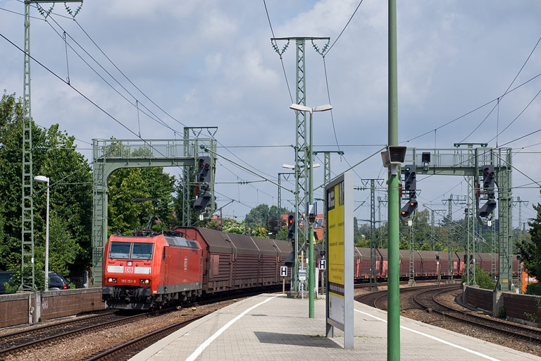 185 151 mit FZ 56165 bei km 16,6 (Juli 2009)