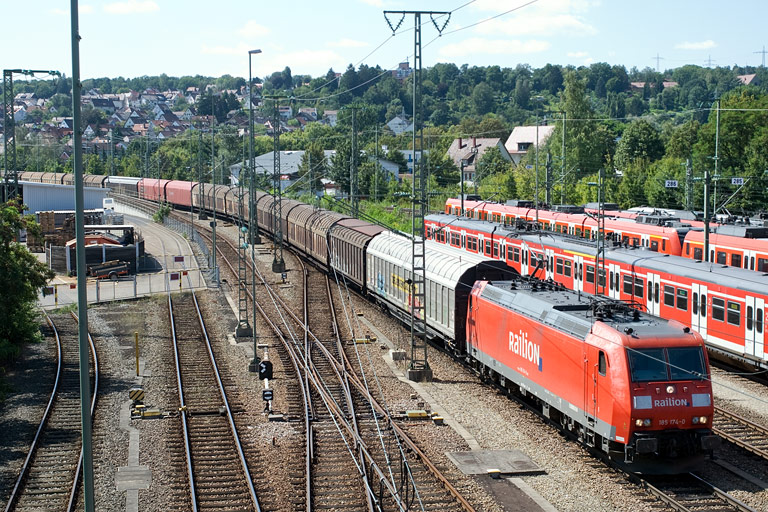 185 174  mit FE 44696 bei km 16,0 (August 2009)