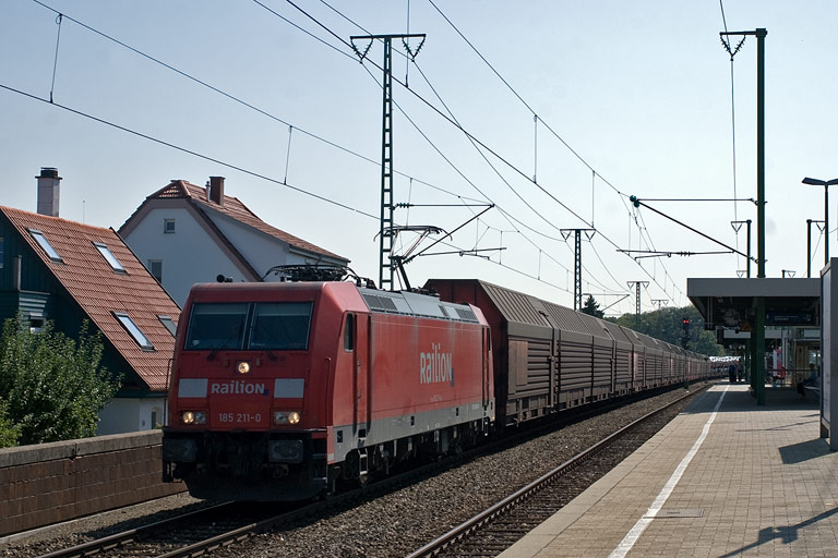185 211 mit CSQ 60080 bei km 16,6 (September 2009)