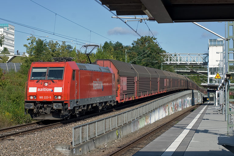 185 223 mit FZ 56165 bei km 14,2 (August 2009)
