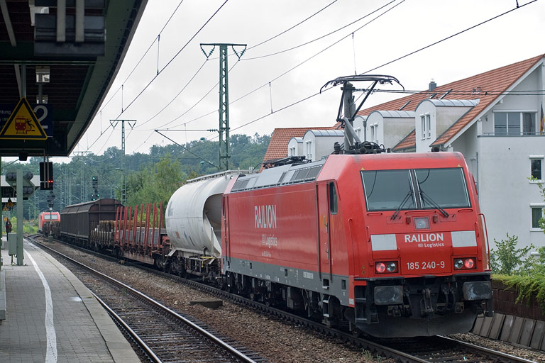 185 240 mit FE 45175 bei km 16,6 (August 2009)