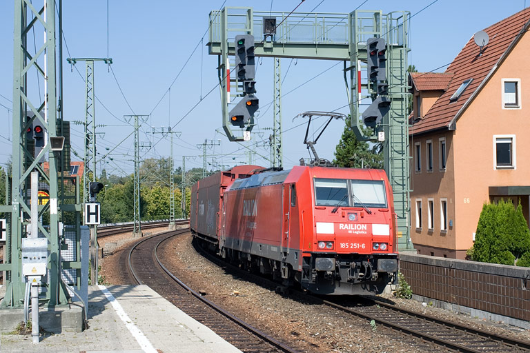 185 251 mit CSQ 60080 bei km 16,6 (September 2009)