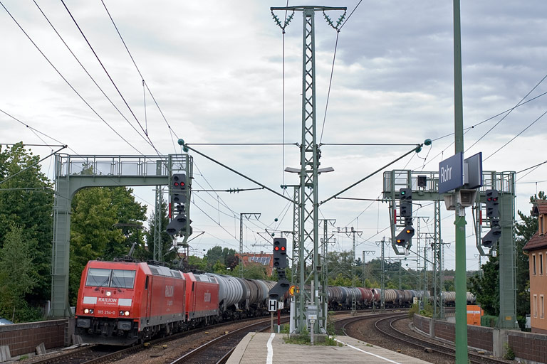 185 254 und 185 226 bei km 16,6 (August 2009)