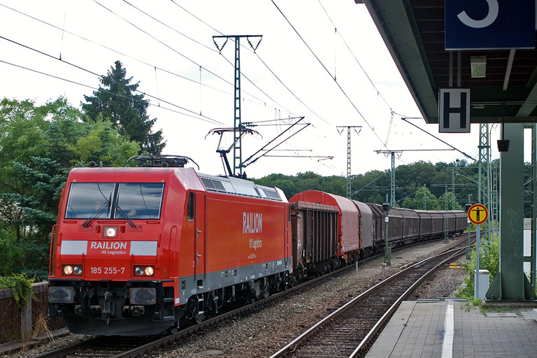 185 255 mit FE 44696 bei km 16,8 (Juli 2009)