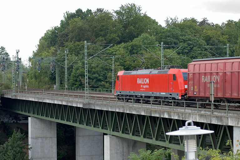 185 255 mit CSQ 60080 bei km 14,6 (August 2009)