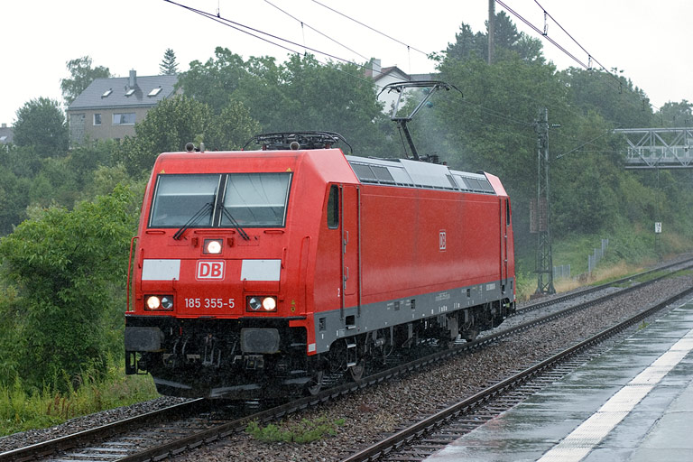 185 355 als Tfzf 68181 bei km 14,2 (Juli 2009)