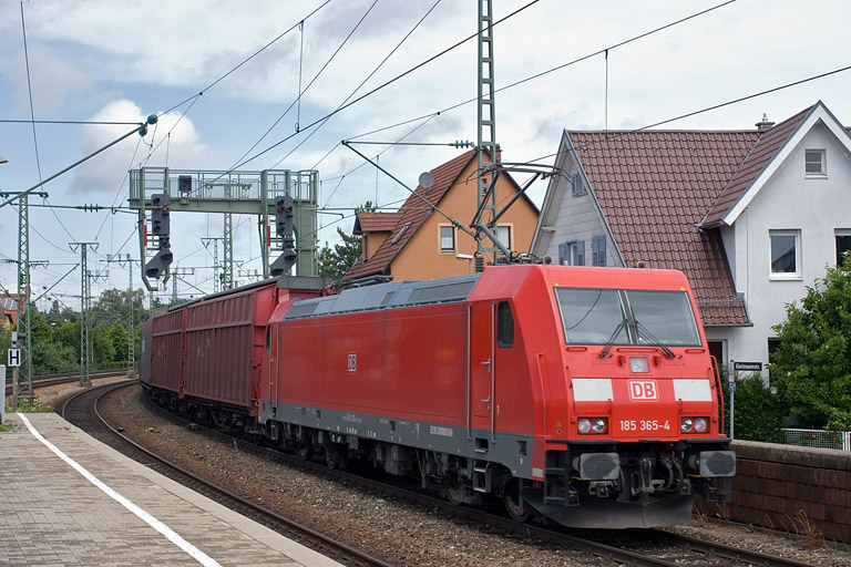 185 365 mit CSQ 60080 bei km 16,6 (Juli 2009)