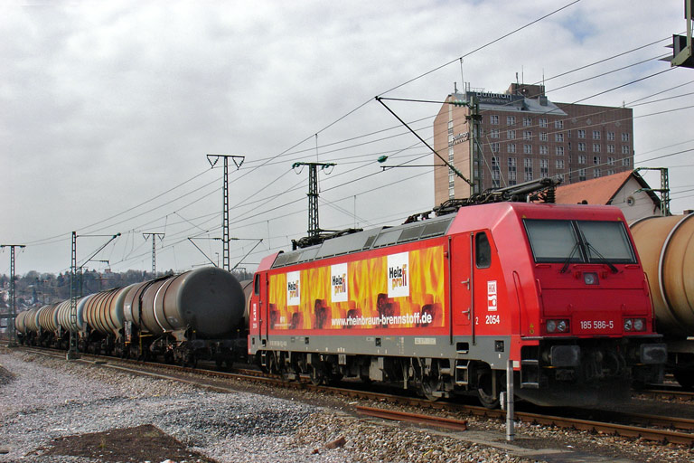 HGK 185 586 bei km 15,6 (März 2009)