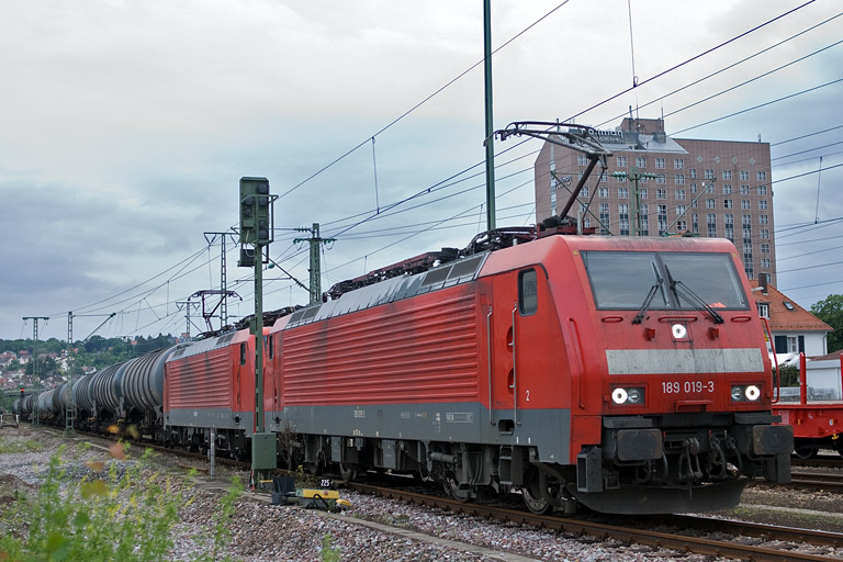 189 019 und 189 022 bei km 15,6 (Mai 2009)