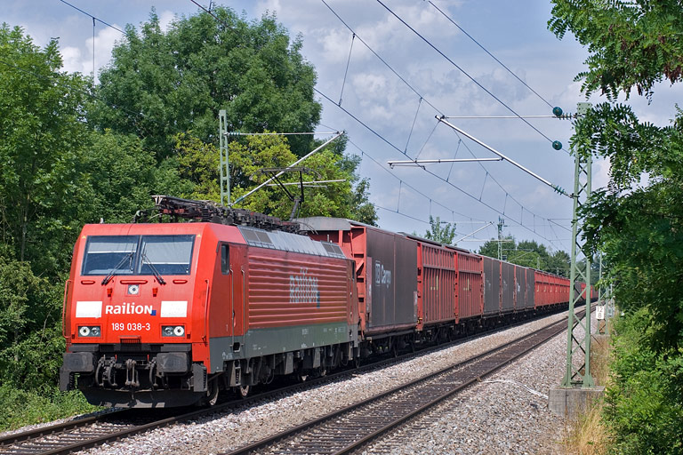 189 038 mit CSQ 60087 bei km 12,8 (Juli 2009)