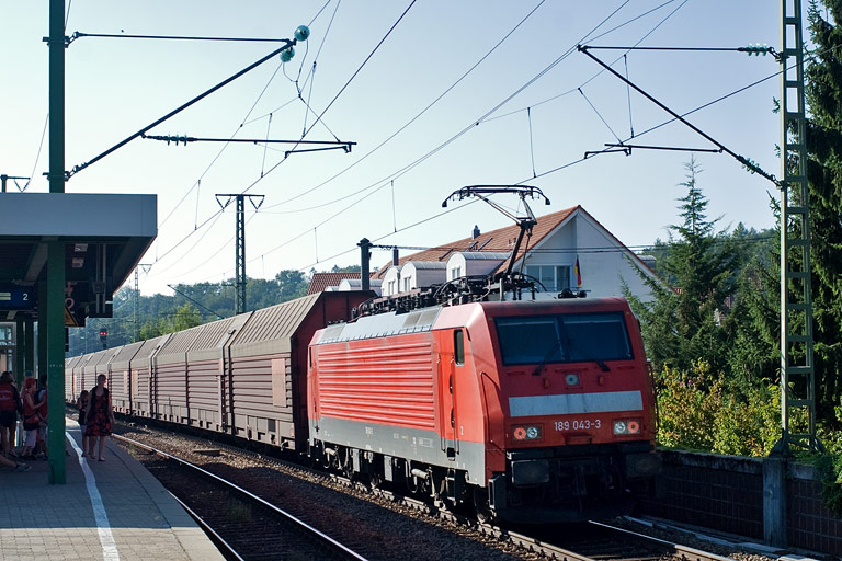 189 043 mit CSQ 60087 bei km 16,6 (August 2009)