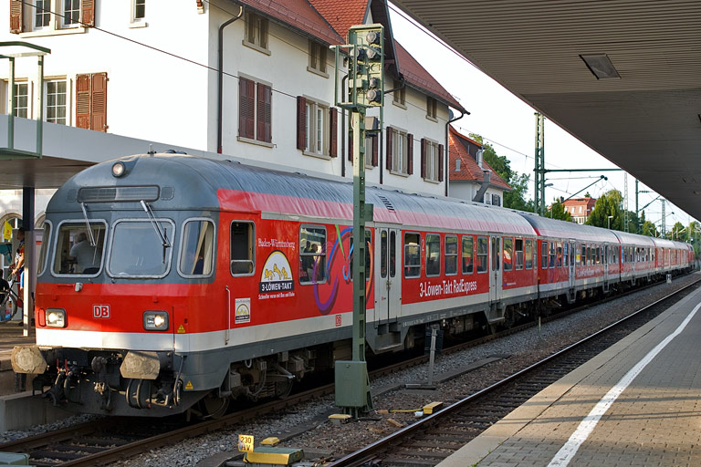 218 491 mit RE 19010 bei km 15,6 (August 2009)
