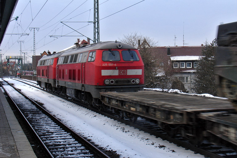 225 078 und 225 007 bei km 16,8 (Februar 2009)
