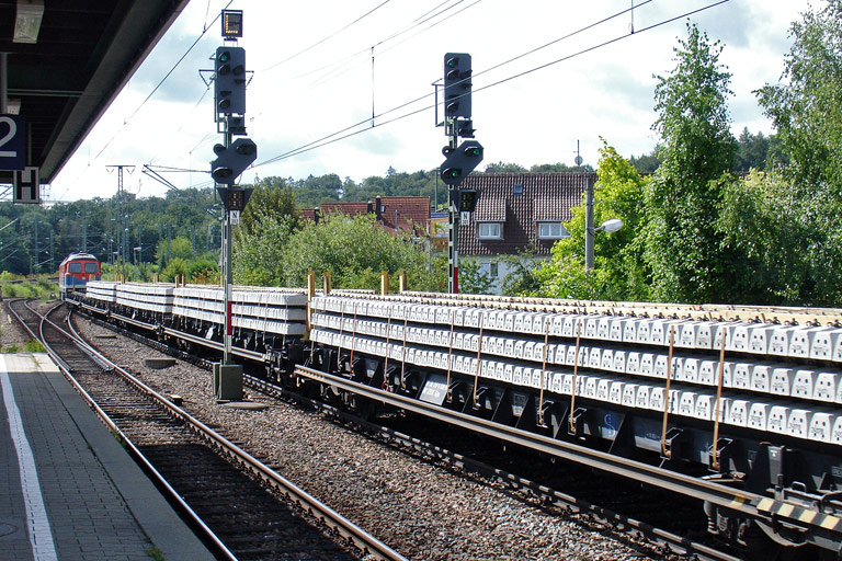 232 105 bei km 16,8 (Juli 2009)