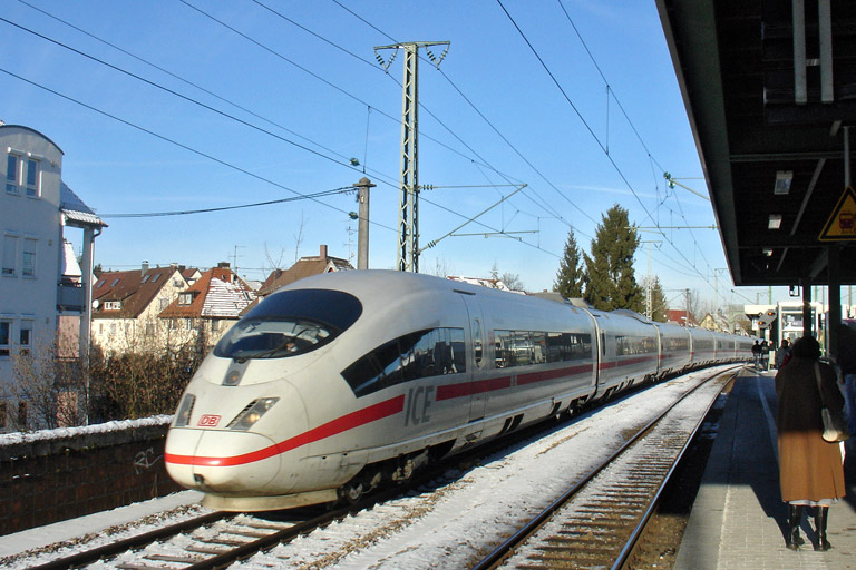 Baureihe 403 als ICE 2807 bei km 16,8 (Januar 2009)