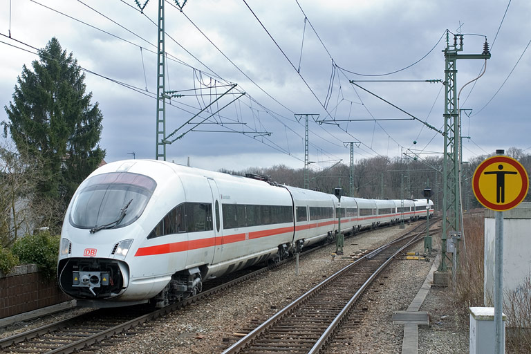 Baureihe 411 (Tz 1184) als L-ICE 95061 bei km 16,8 (März 2009)