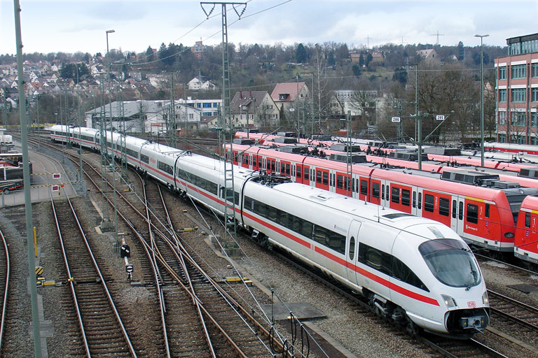 Baureihe 411 (Tz 1184) als L-ICE 95061 bei km 16,0 (März 2009)