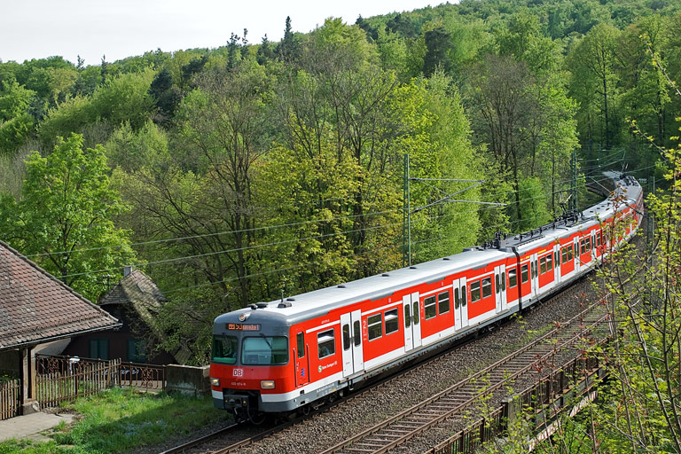 420 974 als S2 bei km 11,0 (April 2009)