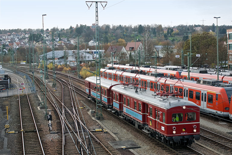 465 006/865 606 bei km 16,0 (November 2009)