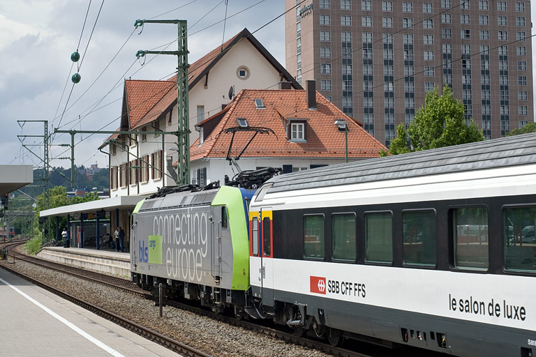 BLS Cargo 485 005 bei km 15,6 (Juni 2009)