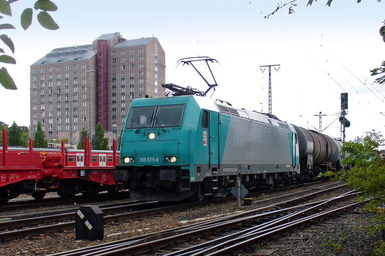 HGK 185 575 bei km 15,8 (September 2009)