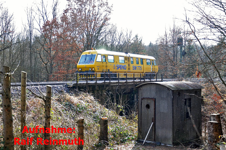Schienenoberfl&auml;chen-Me&szlig;triebwagen Speno SM 775 bei km 18,4 (M&auml;rz 2009)
