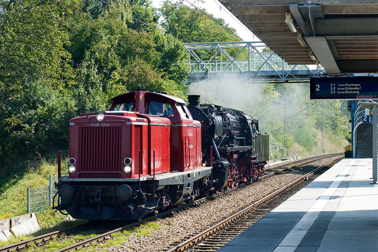V100 2335 und 50 2988 als DPE 93350 bei km 14,2 (September 2009)