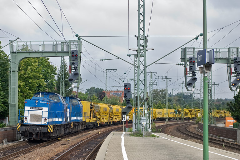 V100-SP-004 (ex-DR 202 690) und V100-SP-009 (ex-DR 202 528) bei km 16,6 (August 2009)